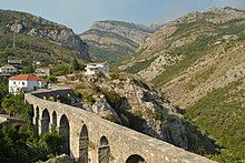 Бар Aqueduct (автор Pudelek) .jpg