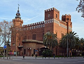 Vista general del castell dels Tres Dragons