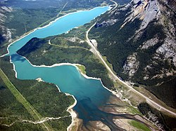 אגם המחסום Kananaskis Aerial.jpg