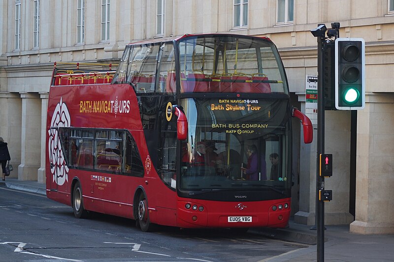 File:Bath Manvers Street - BBC 272 (EU05VBG) Navigatours livery.JPG