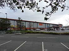 B&Q at Bidston Moss Retail Park Be and Queue (geograph 2156916).jpg