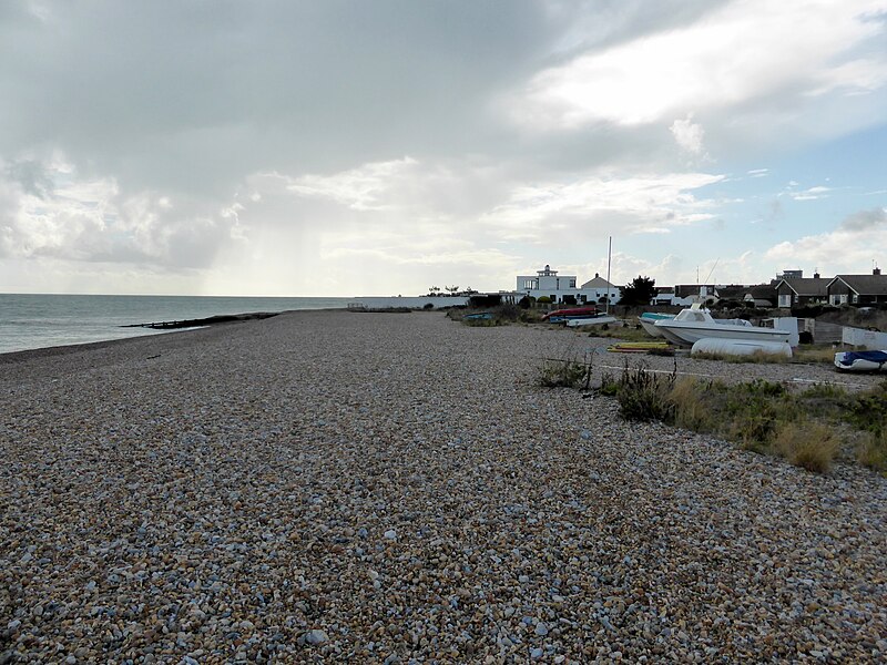 File:Beach at Pevensey Bay looking West - geograph.org.uk - 5158271.jpg