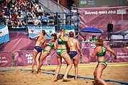 Deutsch: Beachhandball bei den Olympischen Jugendspielen 2018 in Buenos Aires; Tag 7, 13. Oktober 2018; Mädchen, Spiel um Platz Drei – Ungarn-Niederlande 2:0 English: Beach handball at the 2018 Summer Youth Olympics in Buenos Aires at 13 October 2018 – Girls Bronze Medal Match – Hungary-Netherlands 2:0 Español: Handball de playa en los Juegos Olimpicos de la Juventud Buenos Aires 2018 en 13 de octubre de 2018 – Partido por la medalla de bronce femenino - Hungría-Países Bajos 2:0