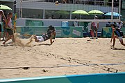 Deutsch: Beachvolleyball bei den Olympischen Jugendspielen 2018; Tag 11, 17. Oktober 2018; Jungen, Spiel um Platz 3 – Argentinien-Ungarn 2:0 (21–15/21–15) English: Beach volleyball at the 2018 Summer Youth Olympics at 17 October 2018 – Bronze Medal Match – Argentina-Hungary 2:0 (21–15/21–15)