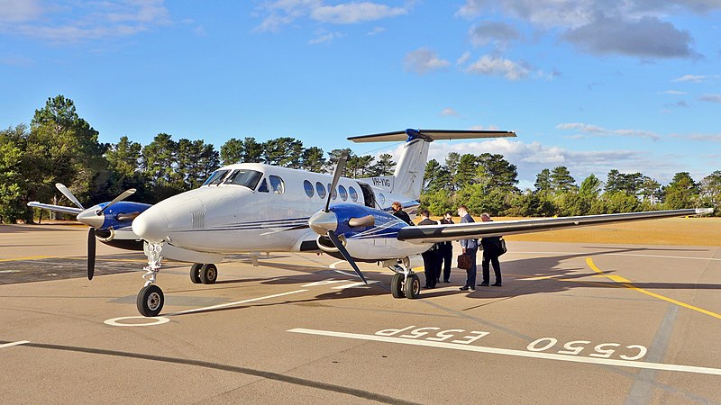 File:Beechcraft 200 VH-YVG Esperance, 2018 (02).jpg