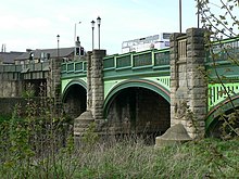 Kirkstall Bridge Bridge over River Aire, Kirkstall - geograph.org.uk - 165305.jpg