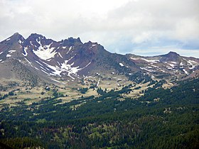 Widok Broken Top od strony południowej.