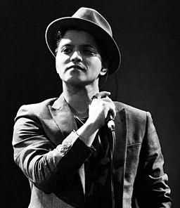 Bruno Mars b&w (cropped)