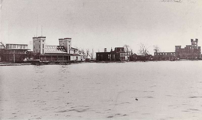 File:Buildings on the waterfront of Foresters' Island, in the Bay of Quinte near Deseronto, in the early years of the twentieth century. On the left is the Isle Hotel, then the Forester's Hall, then 'The (3080562558).jpg