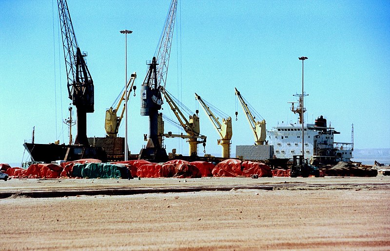 File:Bulker loading steel at Saldanha Bay. (10889202855).jpg