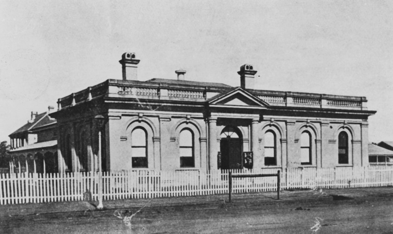 File:Bundaberg Court House, circa 1910.tiff