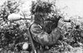 Fallschirmjäger caché avec son Panzerfaust.