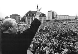 Willy Brandt: Biografi, Minnesplatser och utställningar, Utmärkelser