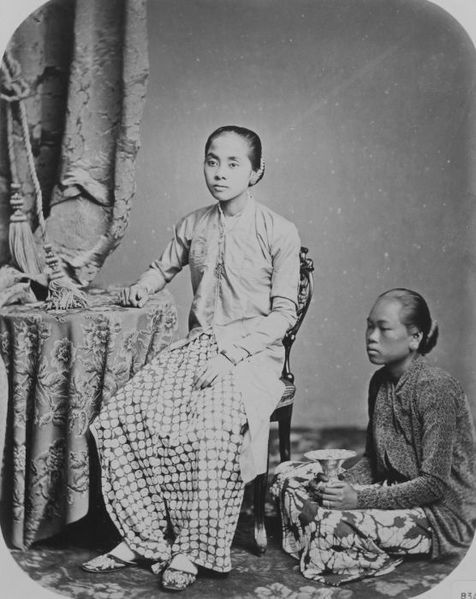 A Javanese noble lady (left) would address her servant with one vocabulary, and be answered with another. (Studio portrait of painter Raden Saleh's wi