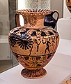 Caeretan hydria - CH 9 - Dionysos and satyrs at vintage - Roma MNEVG 106336 - 01