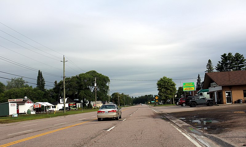 File:Chalk River ON on ON17 Treetop.jpg