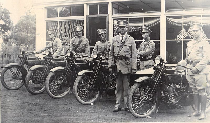 File:Charles T. Cooley with Montgomery County Police mounted unit, July 1922.jpg