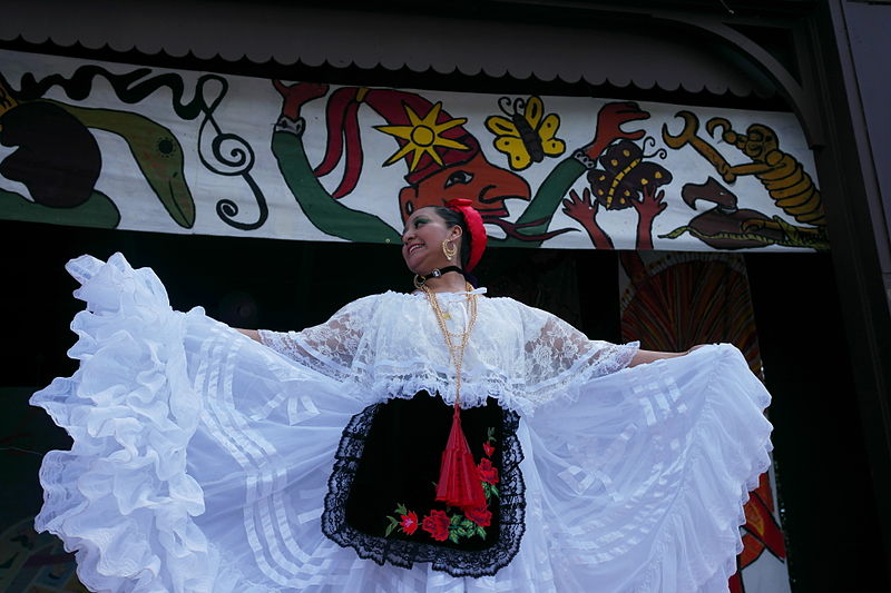 File:Cinco De Mayo 2015 (17359970266).jpg