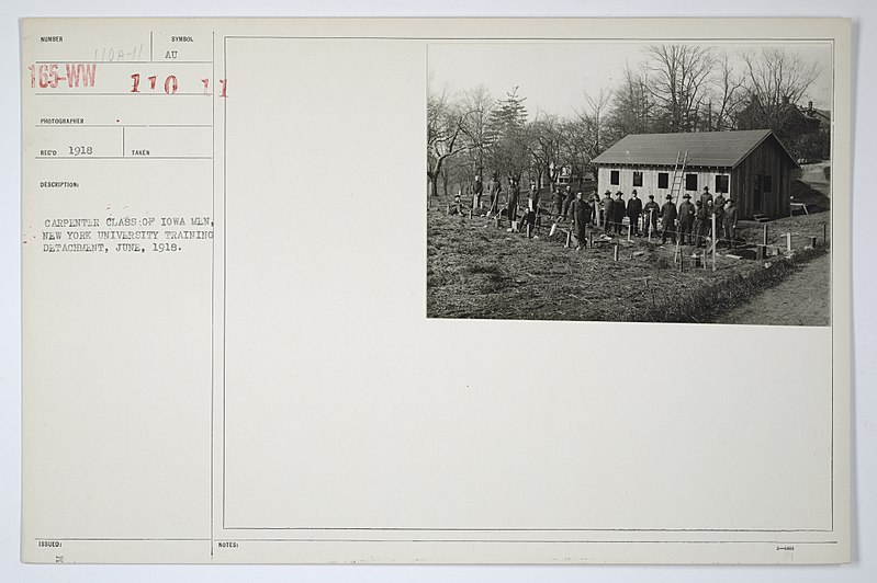 File:Colleges and Universities - New York University - Carpenter class of Iowa men, New York University Training Detachment, June, 1918 - NARA - 26427377.jpg