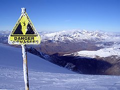 Crevasses in Deux Alpes (France).jpg