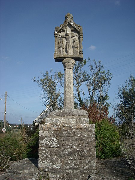 File:Croix de Montsarrac face 01.jpg