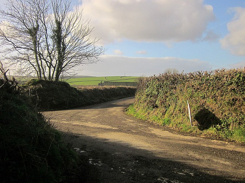 File:Crossroads near Woodland - geograph.org.uk - 4331066.jpg