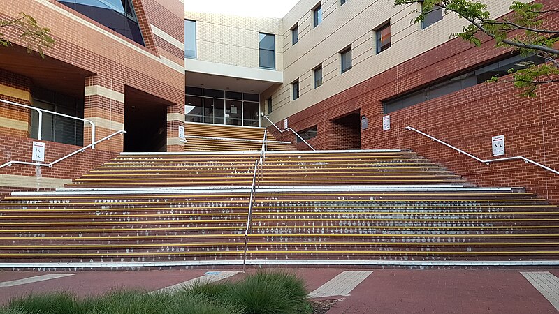 File:Curtin Building 314 grand stairs.jpg