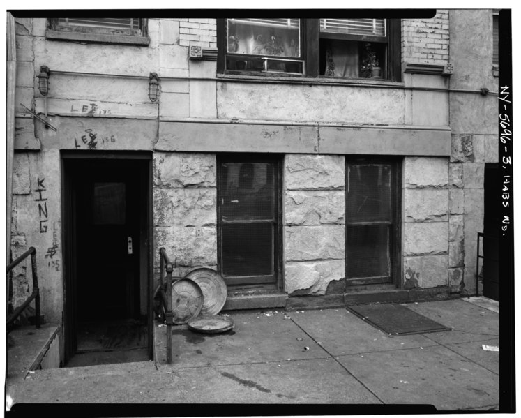 File:DETAIL OF ENTRANCE - Florence Mills House, 220 West One hundred thirty-fifth Street, New York, New York County, NY HABS NY,31-NEYO,114A-3.tif