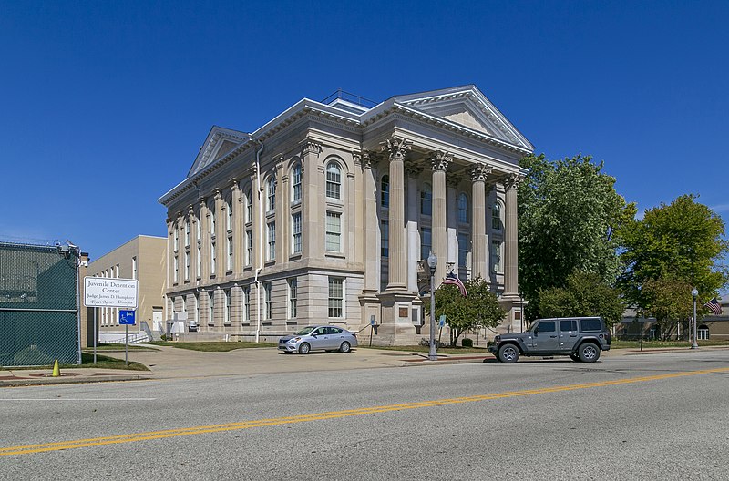 File:Dearborn County Courthouse — Lawrenceburg, Indiana.jpg