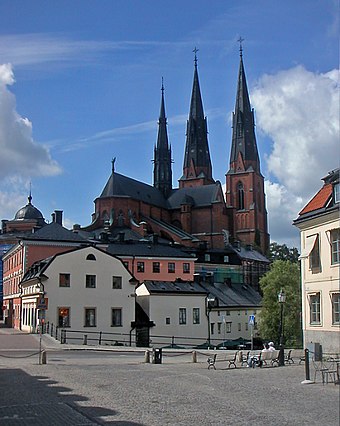 File:Domkyrkan i Uppsalas stadsbild.jpg (Quelle: Wikimedia)