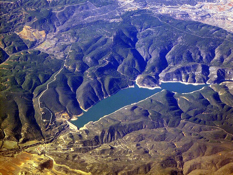 File:Embalse de Beleña - areal view.jpg