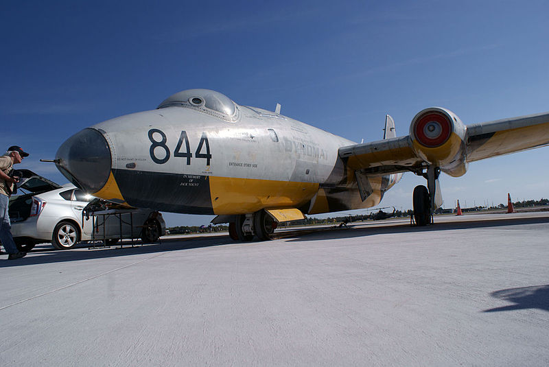 File:English Electric Canberra TT.18 WJ574 LFrontLower TICO 16March2014 (14665271552).jpg