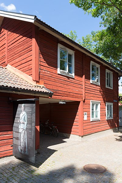 File:Erikagården, Wadköping, Örebro.jpg