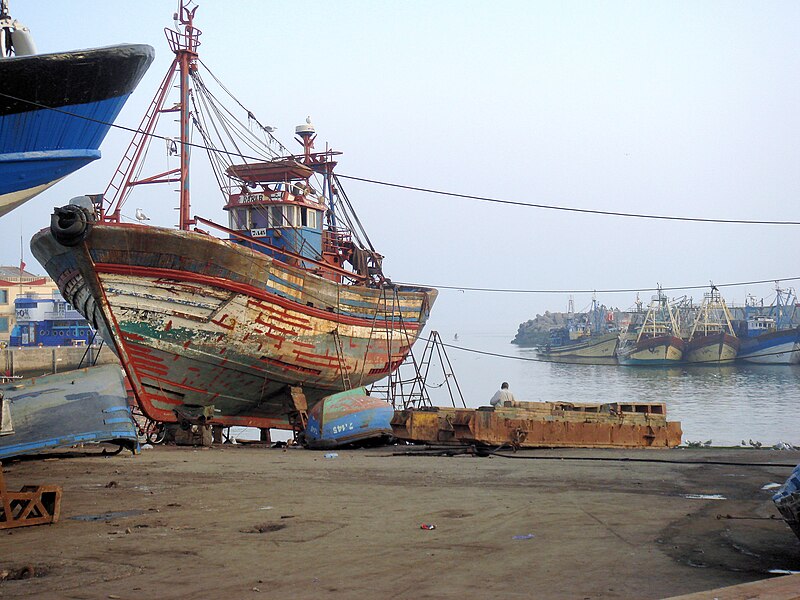 File:Essaouira harbour docks.jpg