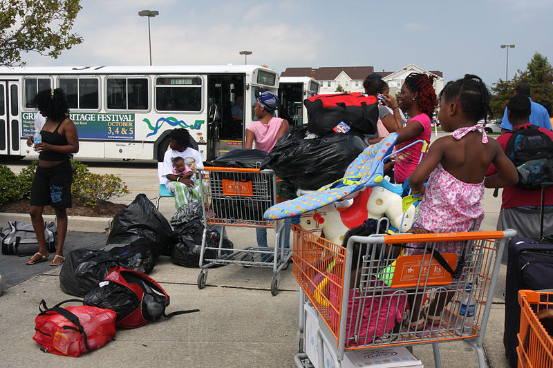 File:FEMA - 38021 - Evacuees line up to return to their homes in Louisiana.jpg