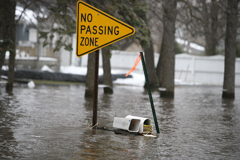 File:FEMA - 40413 - Flood waters up to the mailbox in Minnesota.jpg