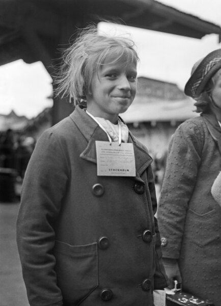 File:Finnish summer children to Sweden 1941 (5574C; JOKAHBL3C B91-3).tif