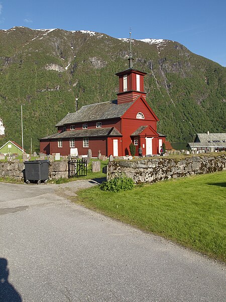 File:Fjaerland-Kirke 6044270.JPG