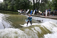 Surfen an der Floßlände