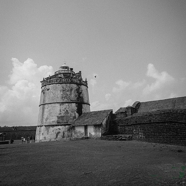 File:Fort Aguada - Candolim Goa.jpg