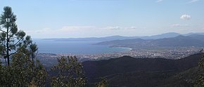 Vue du golfe et de l’agglomération depuis l’Esterel.