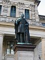 Статуя на Фридрих Франц I пред дворец Лудвигслуст