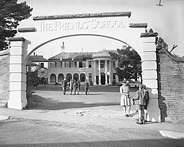 The Friends' School entrance and buildings, 1948. Friendshobart1948.jpg