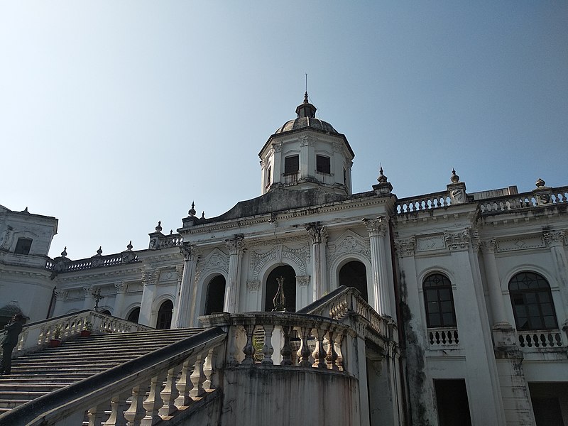 File:Front view of Tajhat Landlord's Palace in Rangpur, Bangladesh.jpg