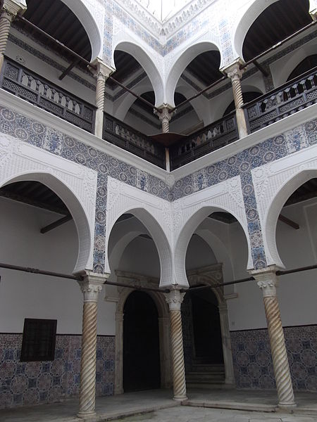 File:Galeries. Interieur du palais Hassan Pacha - Alger - Algérie.JPG