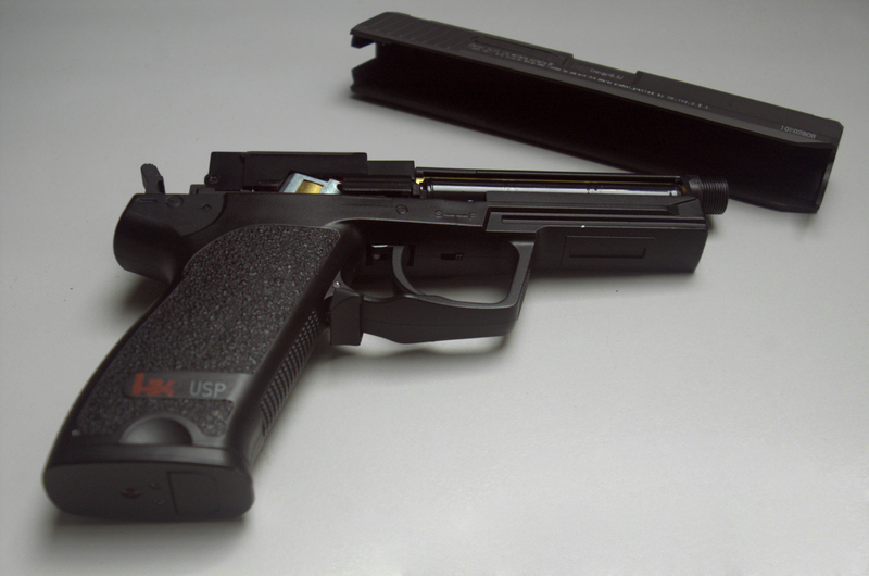 File:Geöffnete Softairwaffe H&K USP Tactical.png