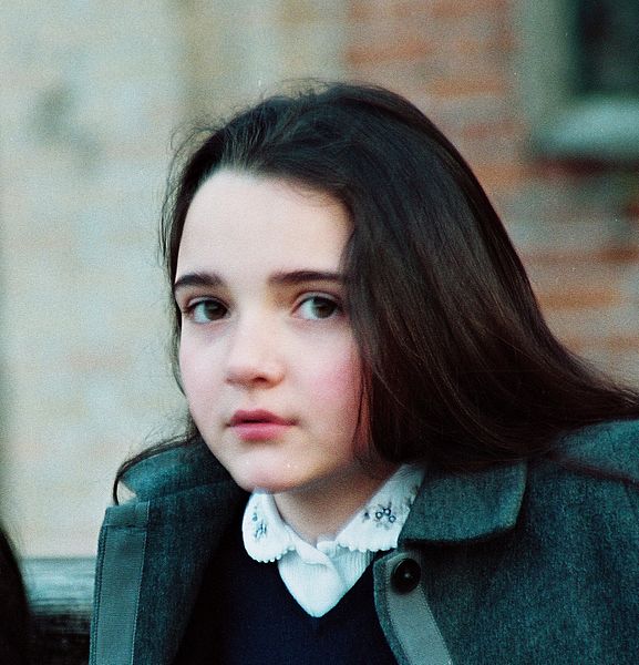 File:Girl in Venice.jpg