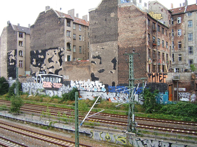File:Grafiti Berlin 2006.jpg