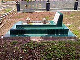 English: Gusti Solihin's grave in Bahagia Cemetery, where he was a famous painter from South Kalimantan Bahasa Indonesia: Makam Gusti Solihin di Taman Makam Bahagia, Banjarbaru, dimana dia merupakan pelukis terkenal dari Kalimantan Selatan Banjar: Kuburan Gusti Solihin di Taman Makam Bahagia, Banjarbaru, nang mana inya adalah palukis nang takanal matan Kalimantan Selatan