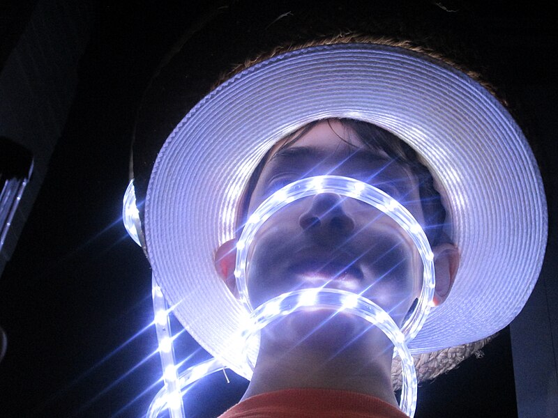 File:Hat light 2.JPG